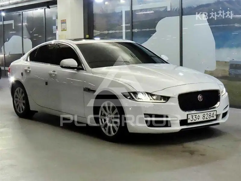 2017 Jaguar XE