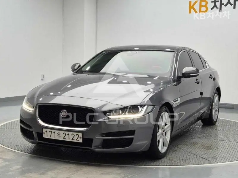 2017 Jaguar XE