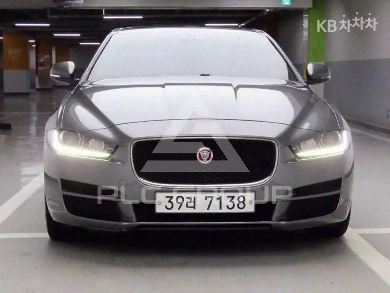 2017 Jaguar XE