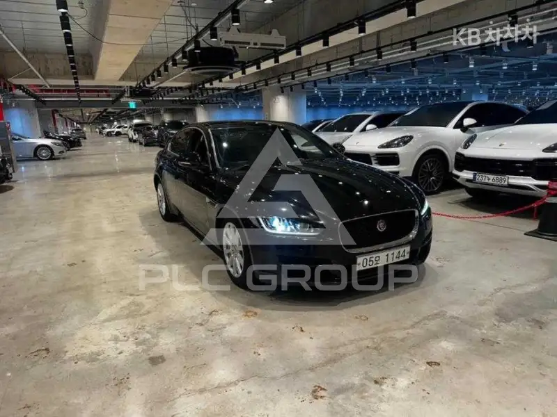 2017 Jaguar XE