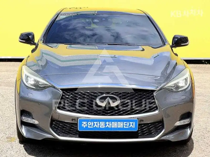 2017 Infinity Q
