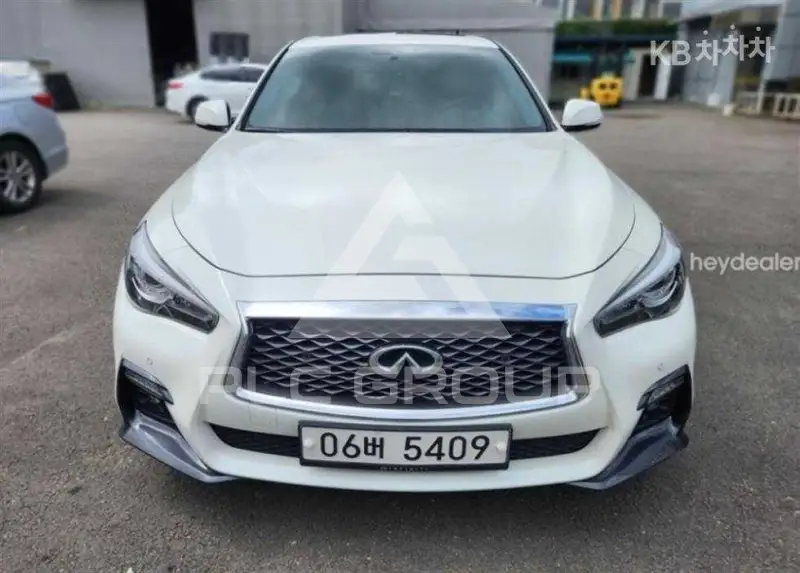 2017 Infinity Q