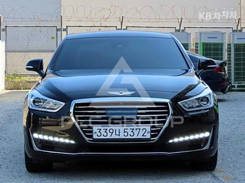 2018 Genesis G90