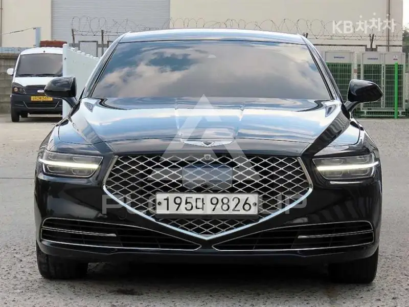 2018 Genesis G90