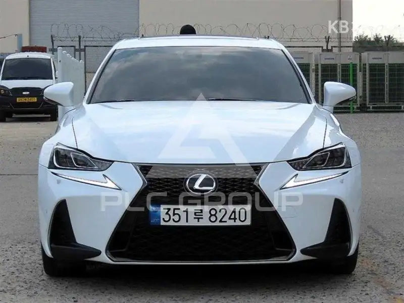 2018 Lexus IS