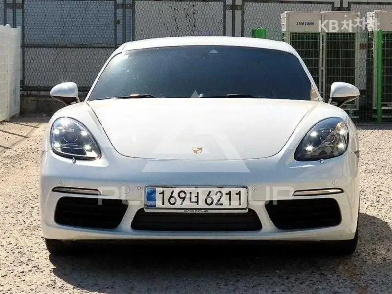 2018 Porsche Cayman