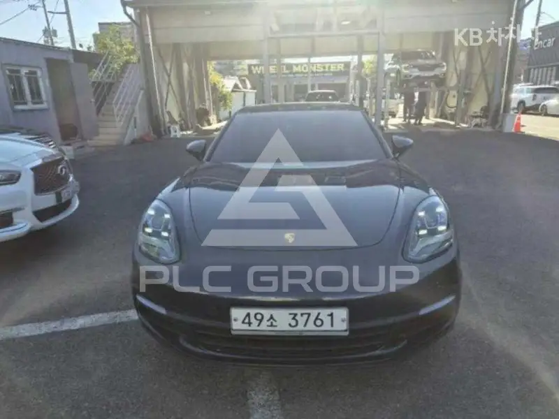 2018 Porsche Panamera