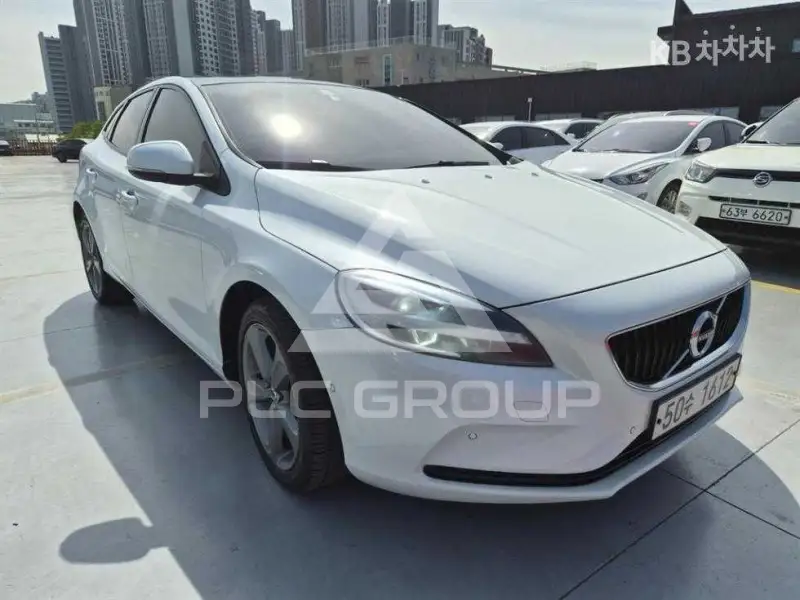 2018 Volvo V40