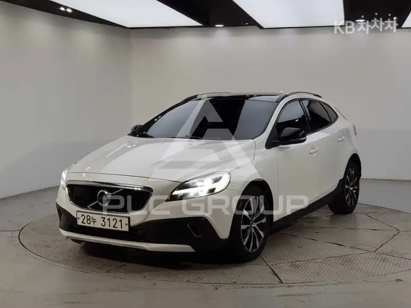 2018 Volvo V40