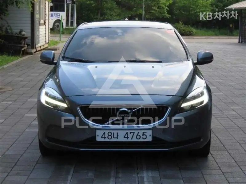 2018 Volvo V40