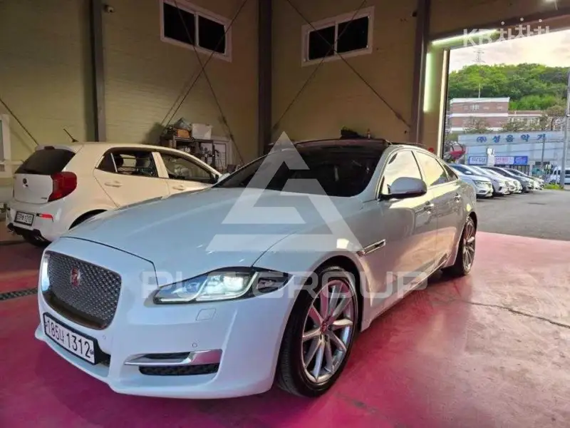 2018 Jaguar XJ