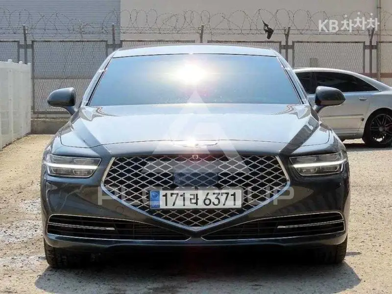 2019 Genesis G90
