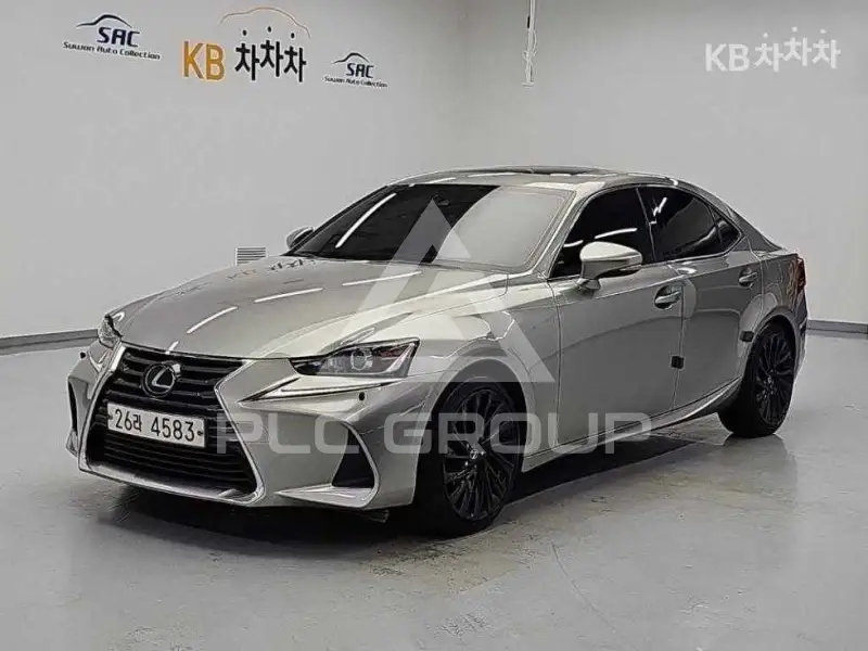 2019 Lexus IS