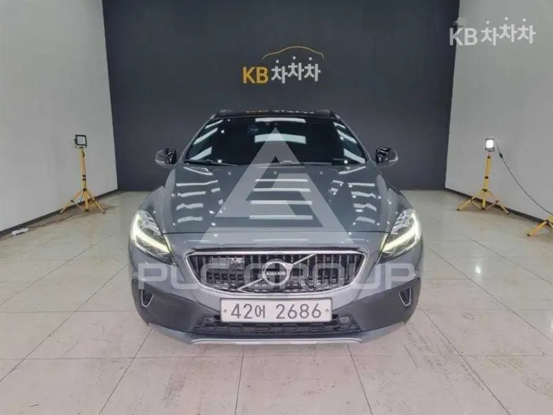2019 Volvo V40
