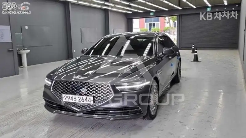 2020 Genesis G90