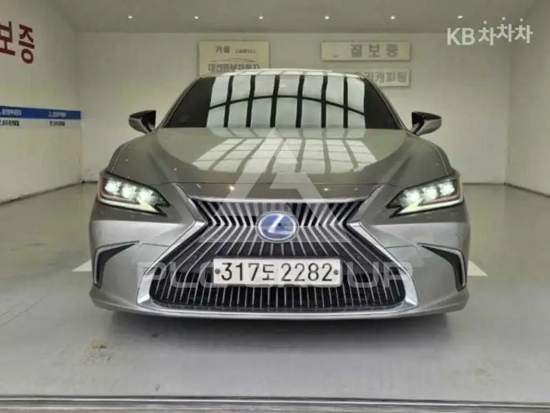 2020 Lexus ES