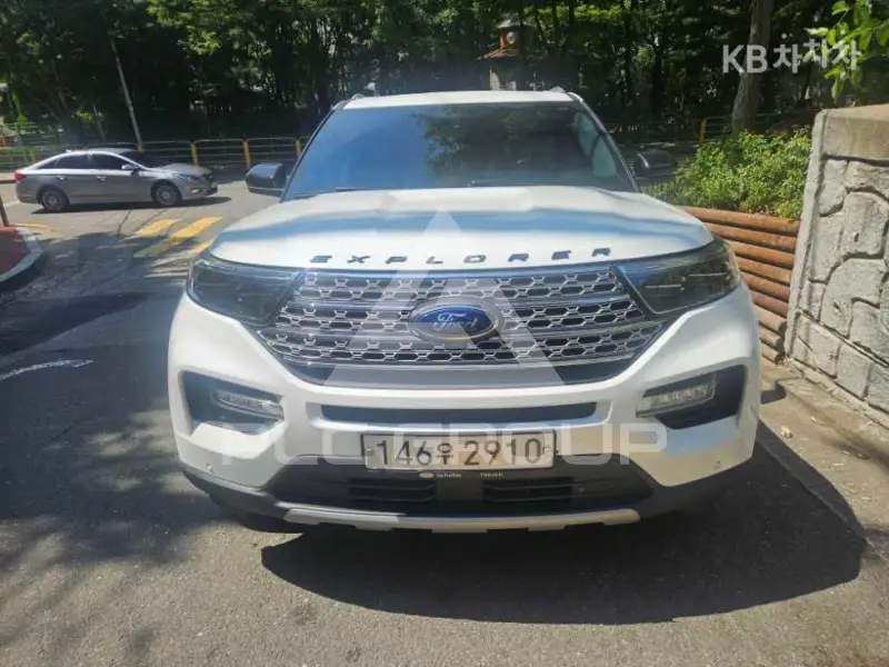 2020 Ford Explorer
