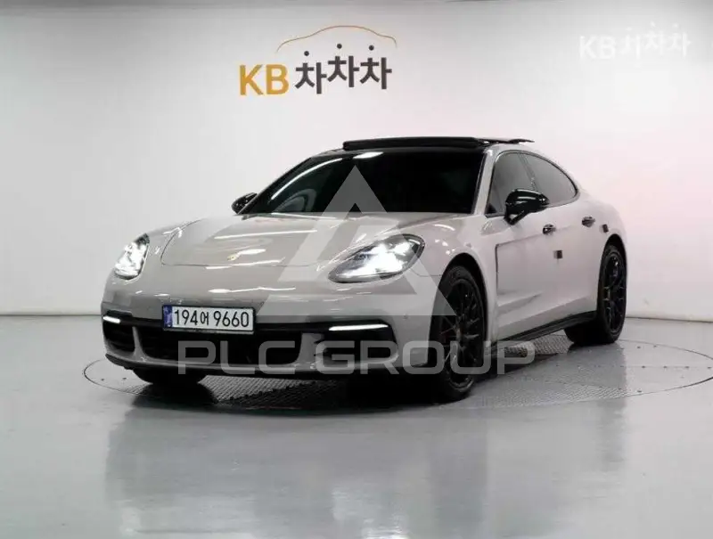2020 Porsche Panamera