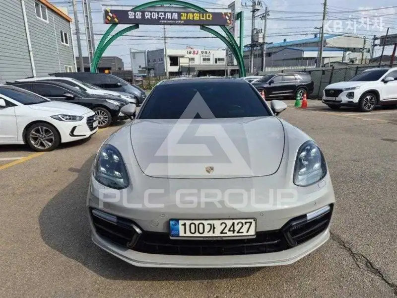 2020 Porsche Panamera