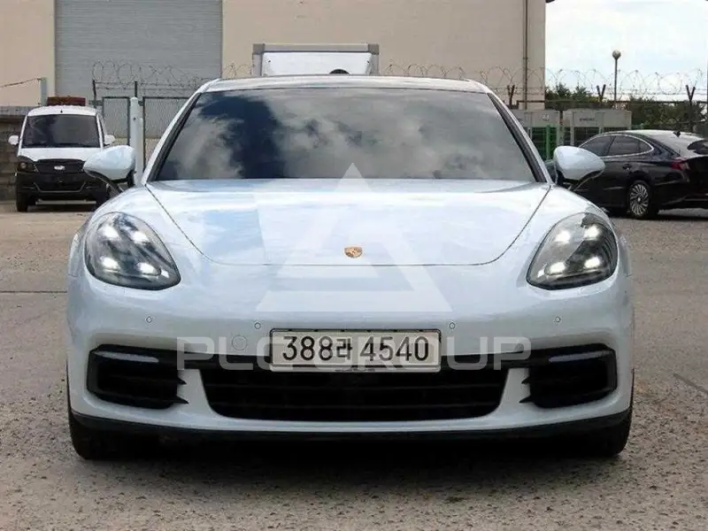 2020 Porsche Panamera
