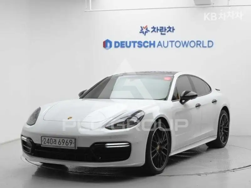 2020 Porsche Panamera