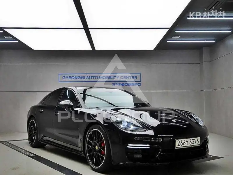 2020 Porsche Panamera