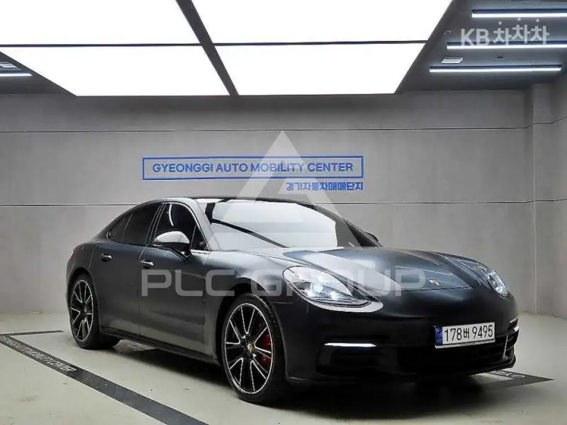 2020 Porsche Panamera