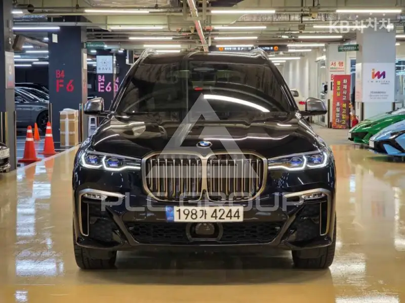 2021 BMW X7