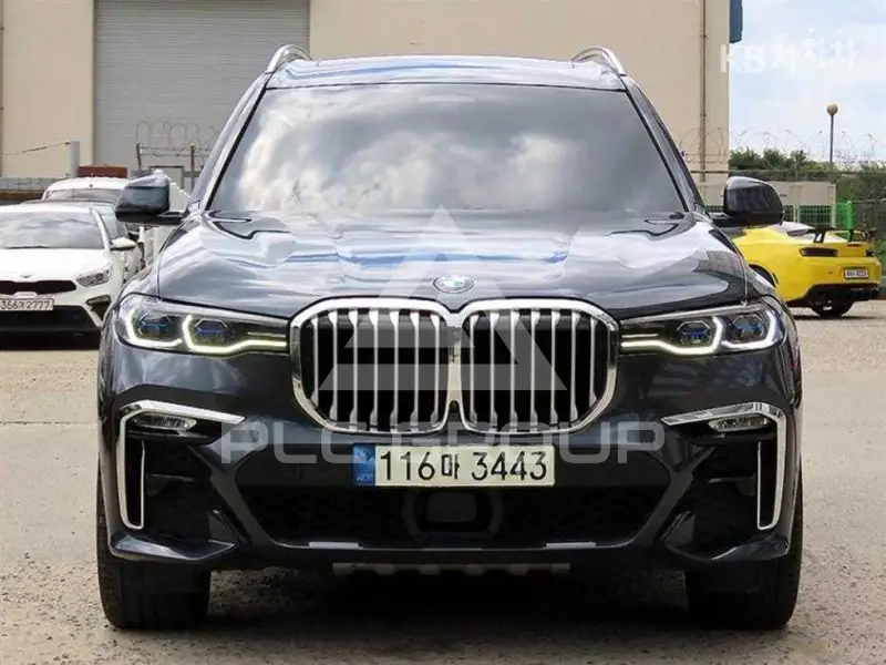 2021 BMW X7