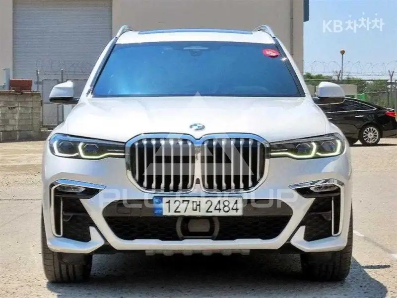 2021 BMW X7
