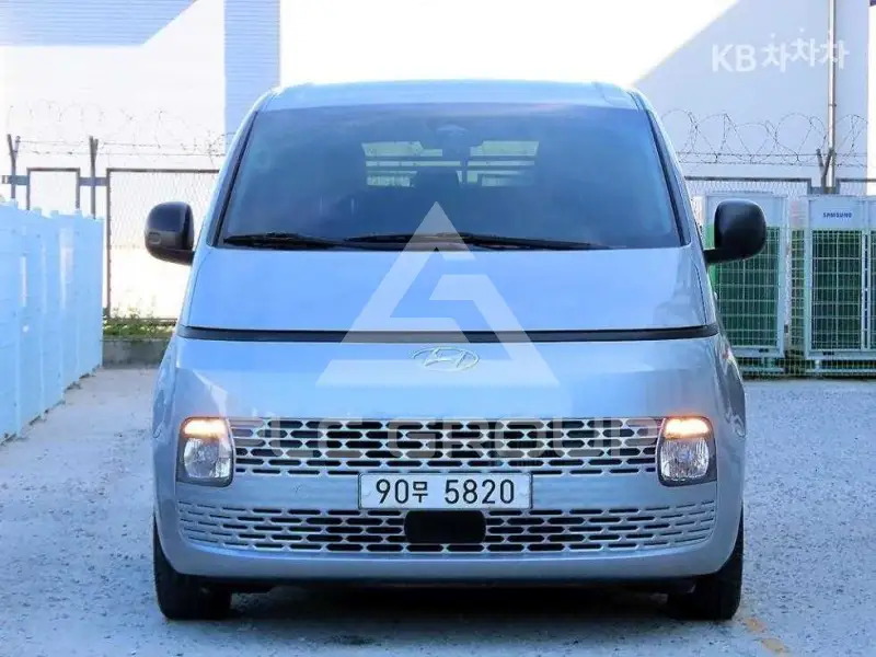 2021 Hyundai Staria