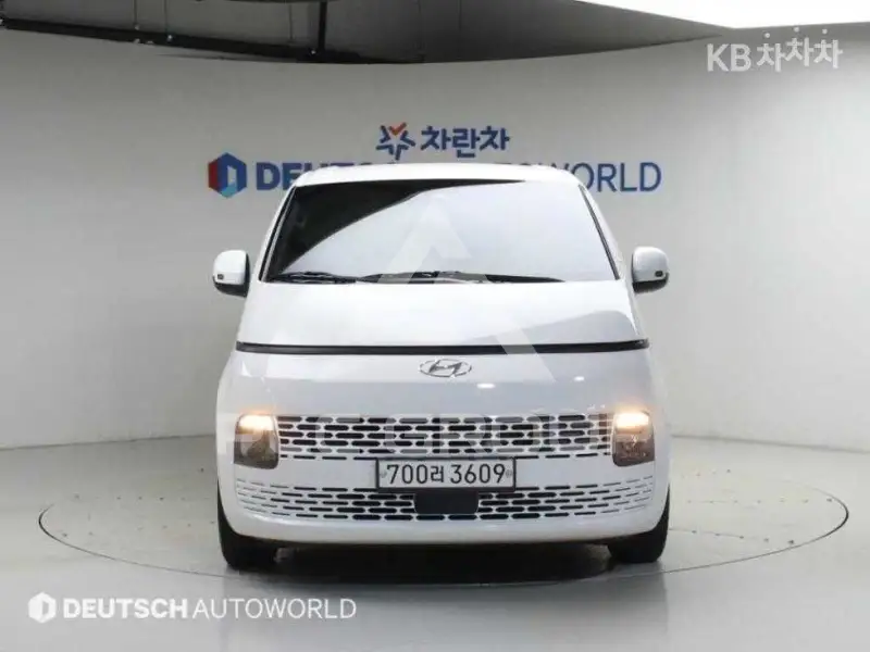 2021 Hyundai Staria