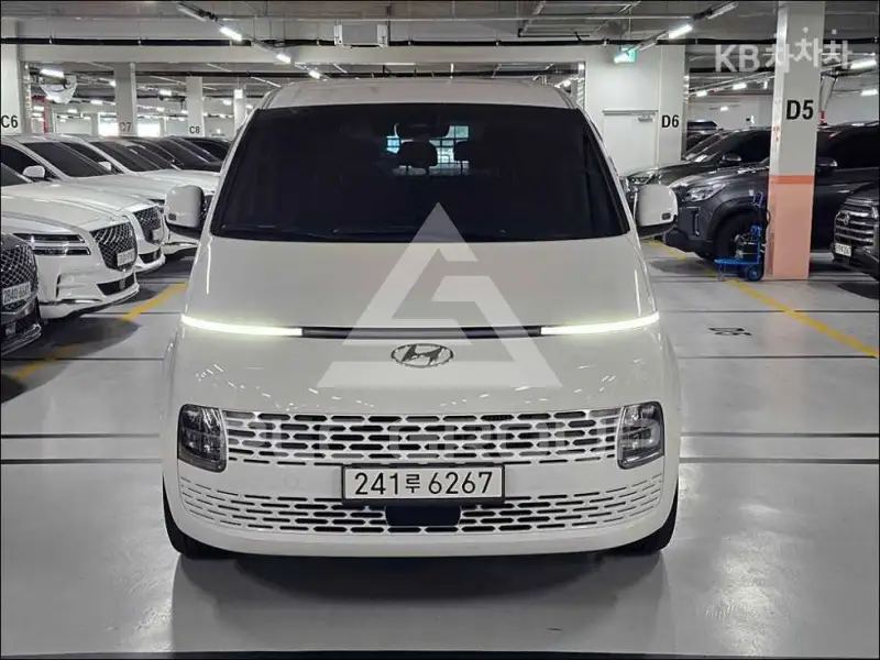 2021 Hyundai Staria