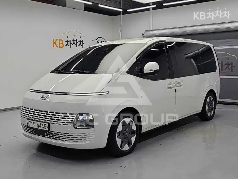 2021 Hyundai Staria