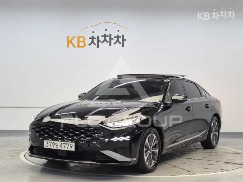2021 KIA K8