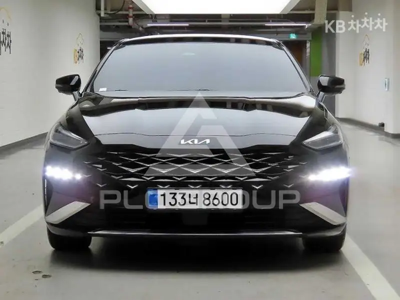 2021 KIA K8