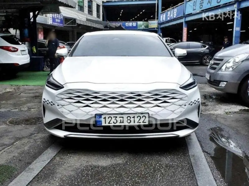 2021 KIA K8
