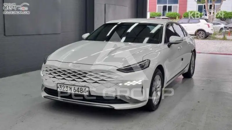 2021 KIA K8