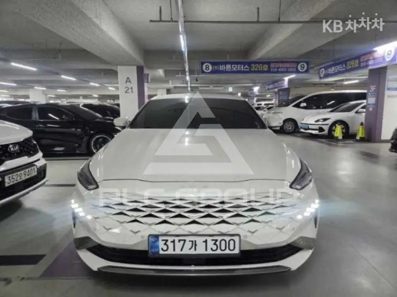 2021 KIA K8