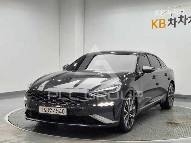 2021 KIA K8