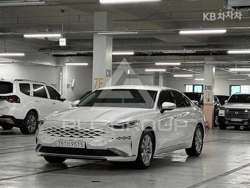 2021 KIA K8