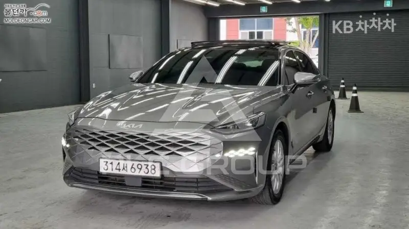 2021 KIA K8