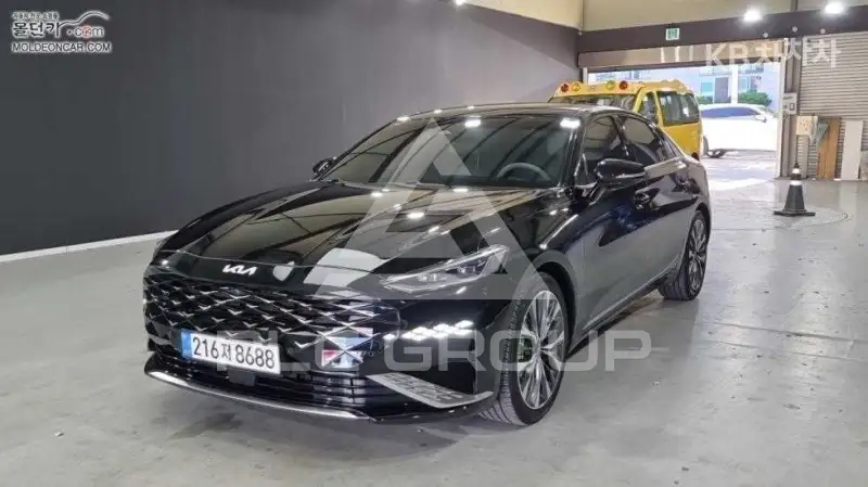 2021 KIA K8