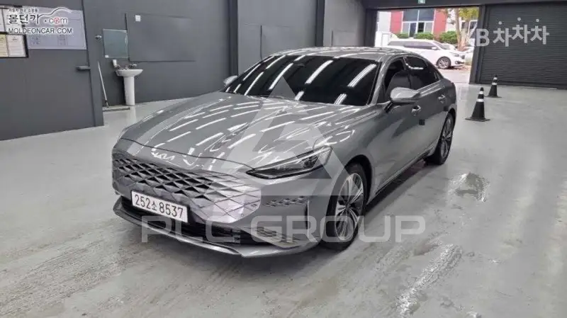 2021 KIA K8
