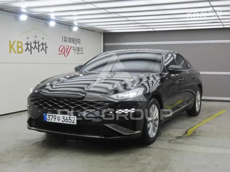 2021 KIA K8