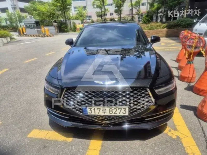 2021 Genesis G90