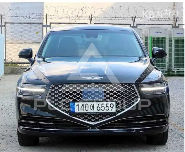2021 Genesis G90