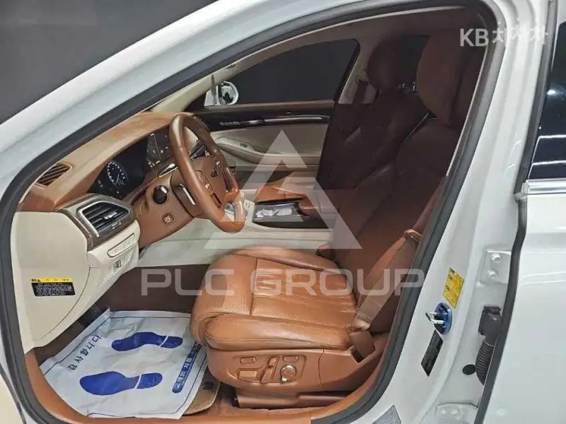 2021 Genesis G90