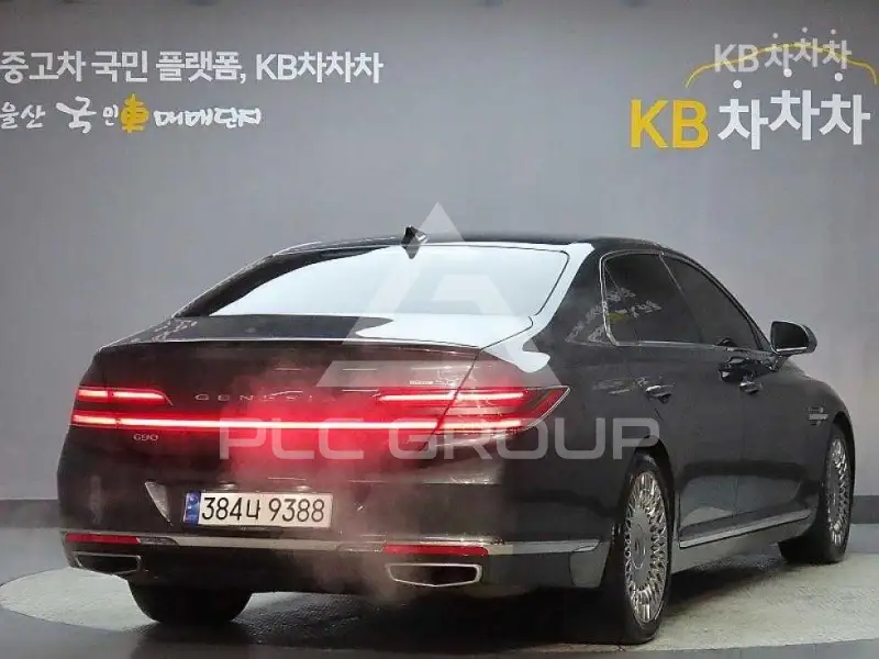 2021 Genesis G90