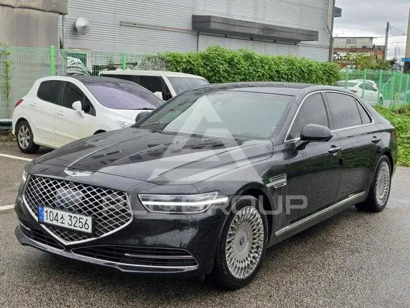 2021 Genesis G90